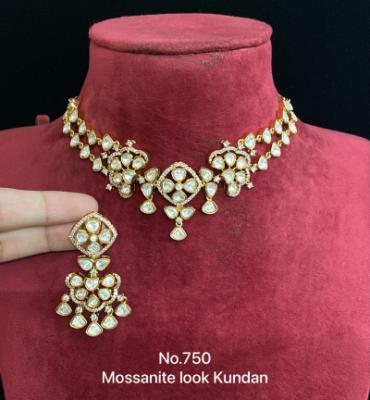 Mossanite Look Kundan Necklace Set