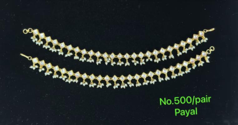 Gold Payal with Stones